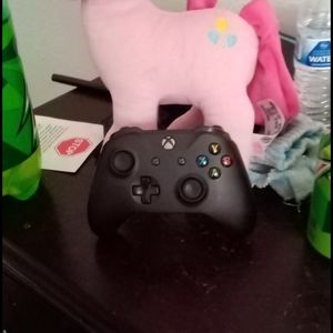 Used Xbox one controller